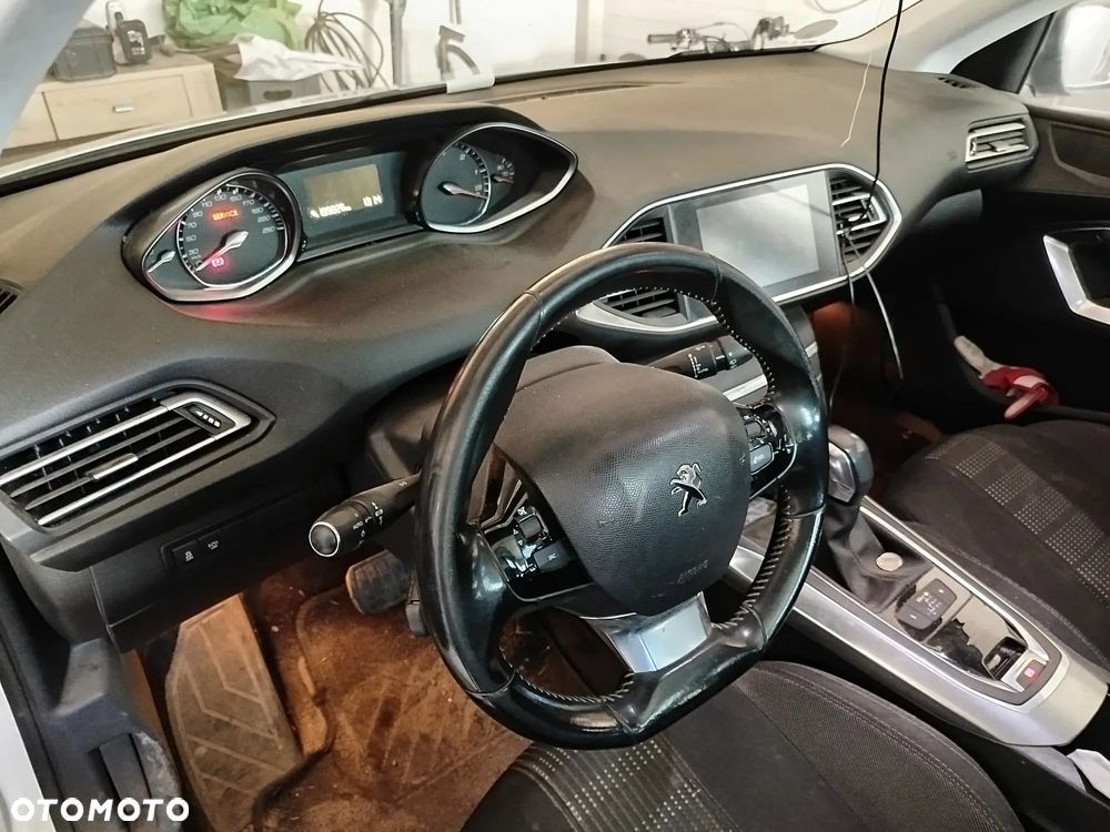 Peugeot 308 SW 1.6 BlueHDi Active S&S - 12