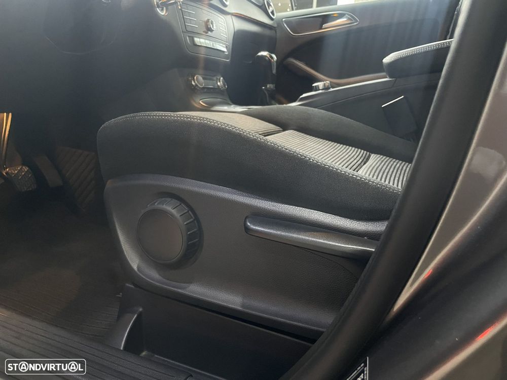 Mercedes-Benz B 180 d Style - 23
