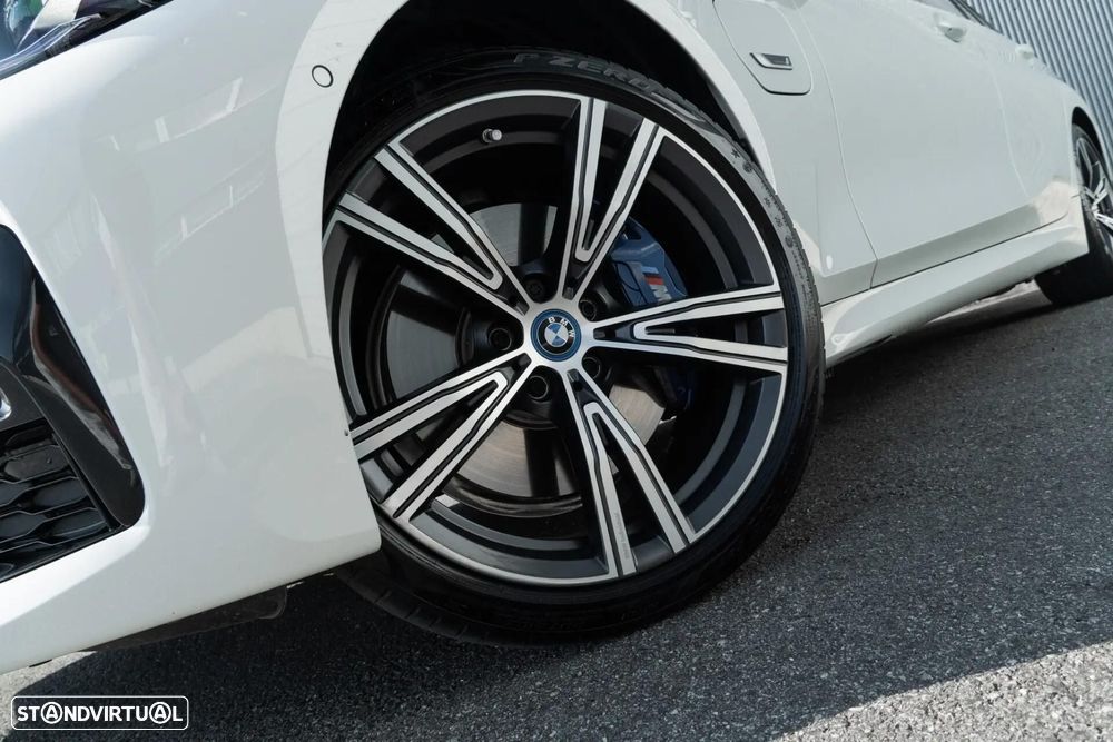 BMW 330 e Pack M Auto - 30