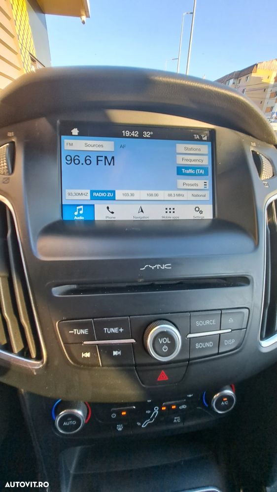 Ford Focus 1.0 EcoBoost Titanium - 3