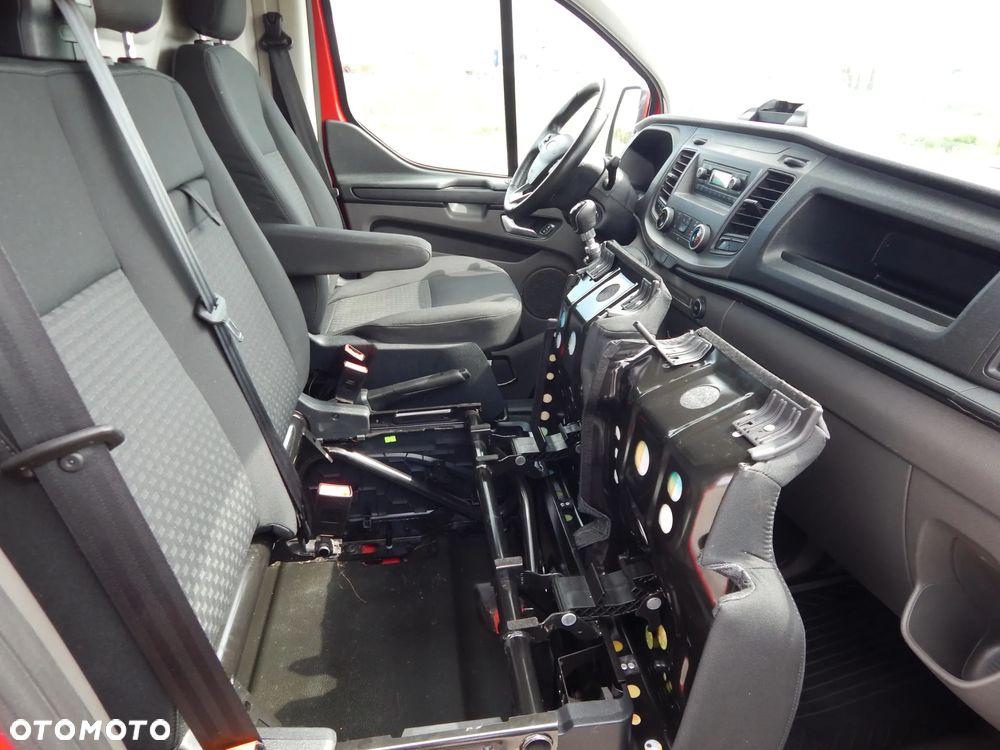 Ford Custom Transit - 18