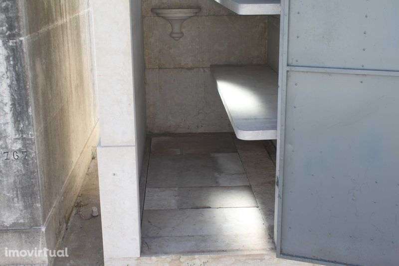 JAZIGO - Cemitério dos Prazeres, Lisboa. Excelente Oportunidade - Grande imagem: 3/7