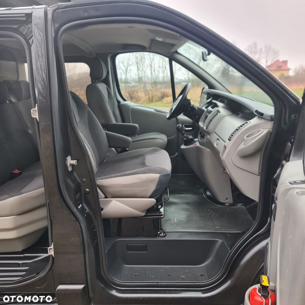 Opel VIVARO 6-OSOBOWY - 12