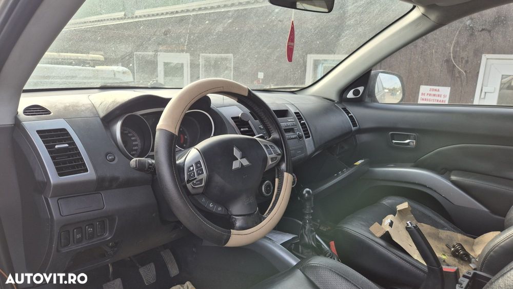 Dezmembram Mitsubishi Outlander 2008 2.0tdi BSY Manual 4x4 - 5