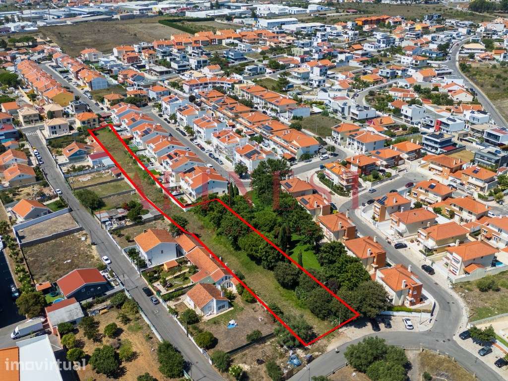 TERRENO URBANO EM SÃO DOMINGOS DE RANA