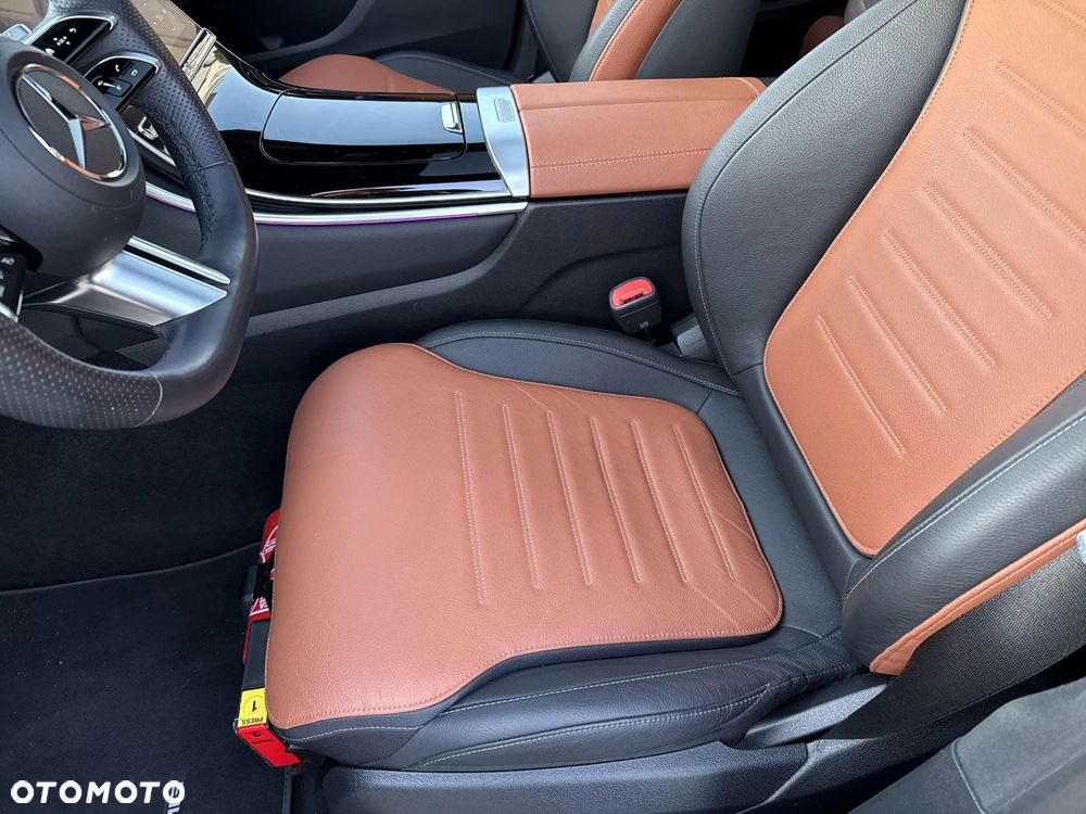 Mercedes-Benz GLC Coupe 300 de PHEV 4-Matic AMG Line - 16
