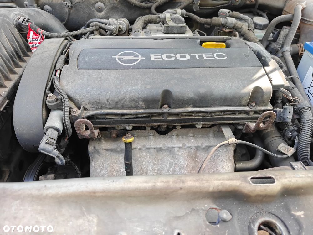 Opel Astra 1.6 Essentia - 22