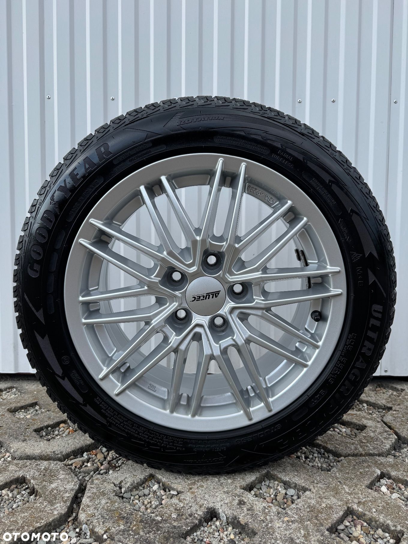 Koła ZIMOWE 205/55 R16 Felgi ALUTEC Opony Goodyear - 1