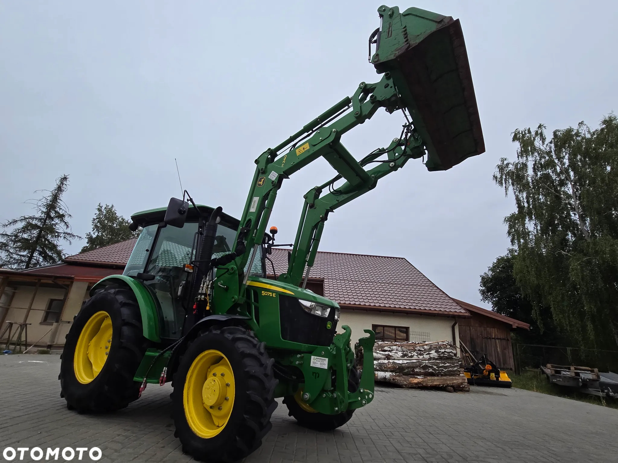 John Deere 5075E - 13