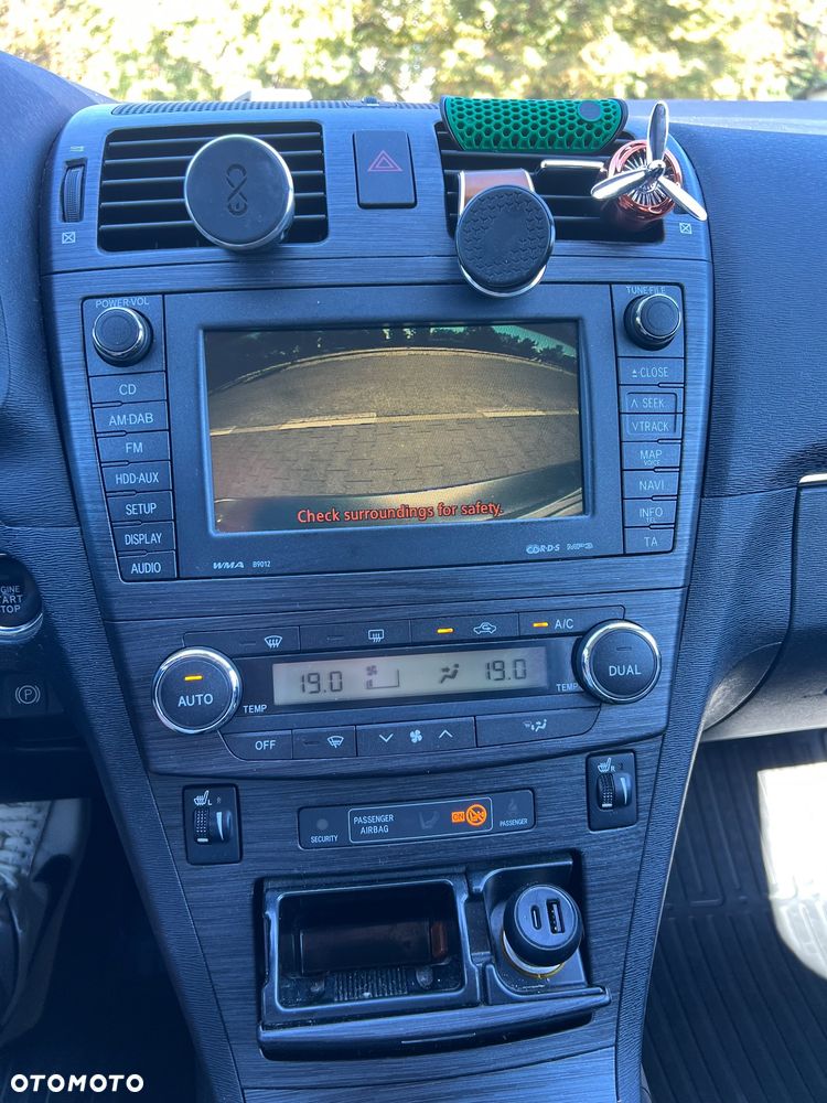 Toyota Avensis 2.2 D-4D Prestige NAVI - 15