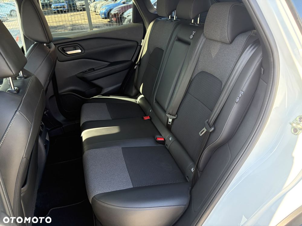 Nissan Qashqai 1.3 DIG-T mHEV N-Connecta Xtronic - 11