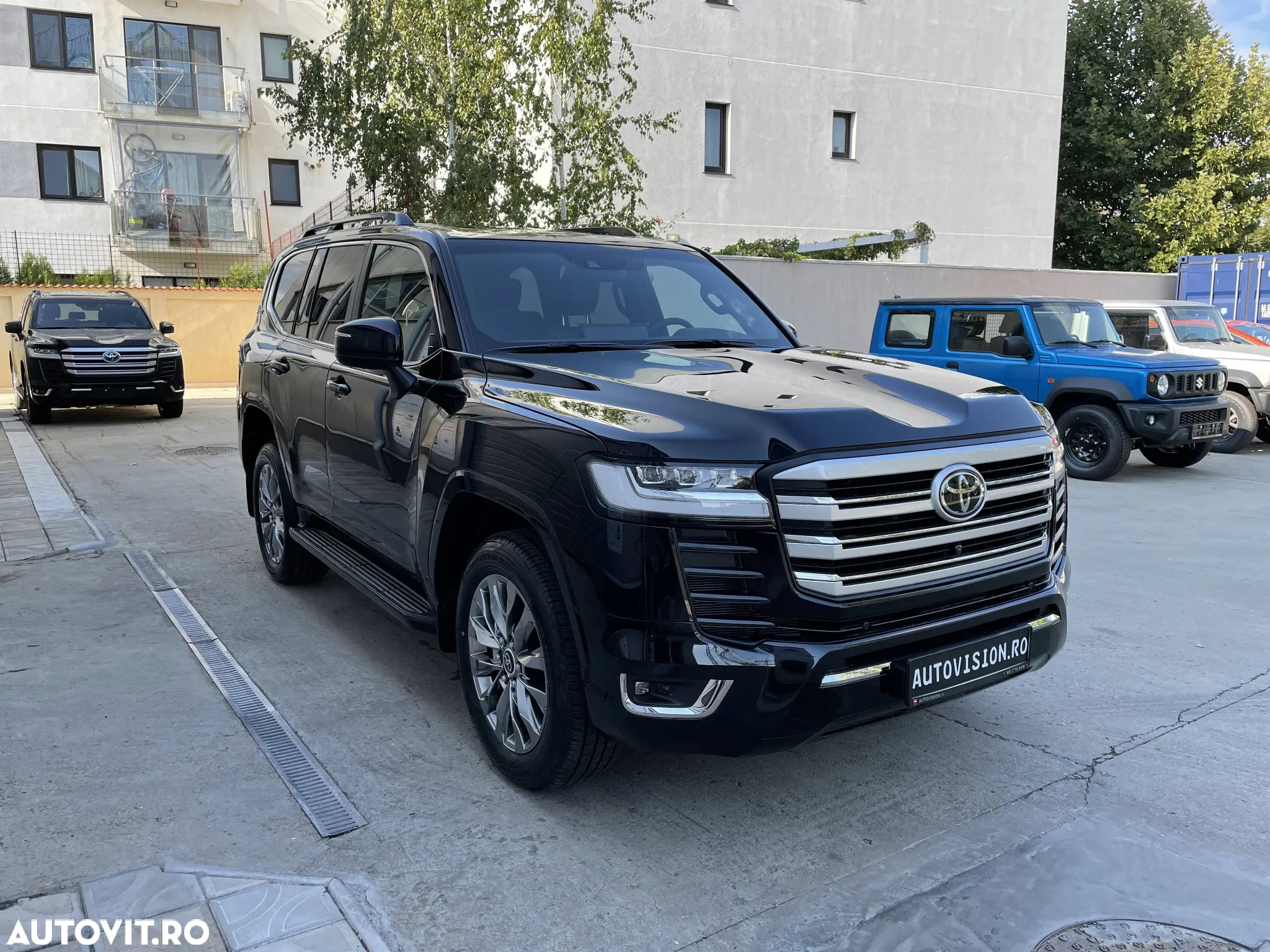Toyota Land Cruiser 300 - 4