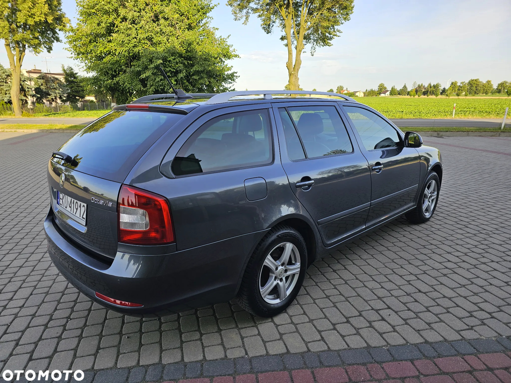 Skoda Octavia Combi 1.8 TSI DSG Laurin & Klement - 6