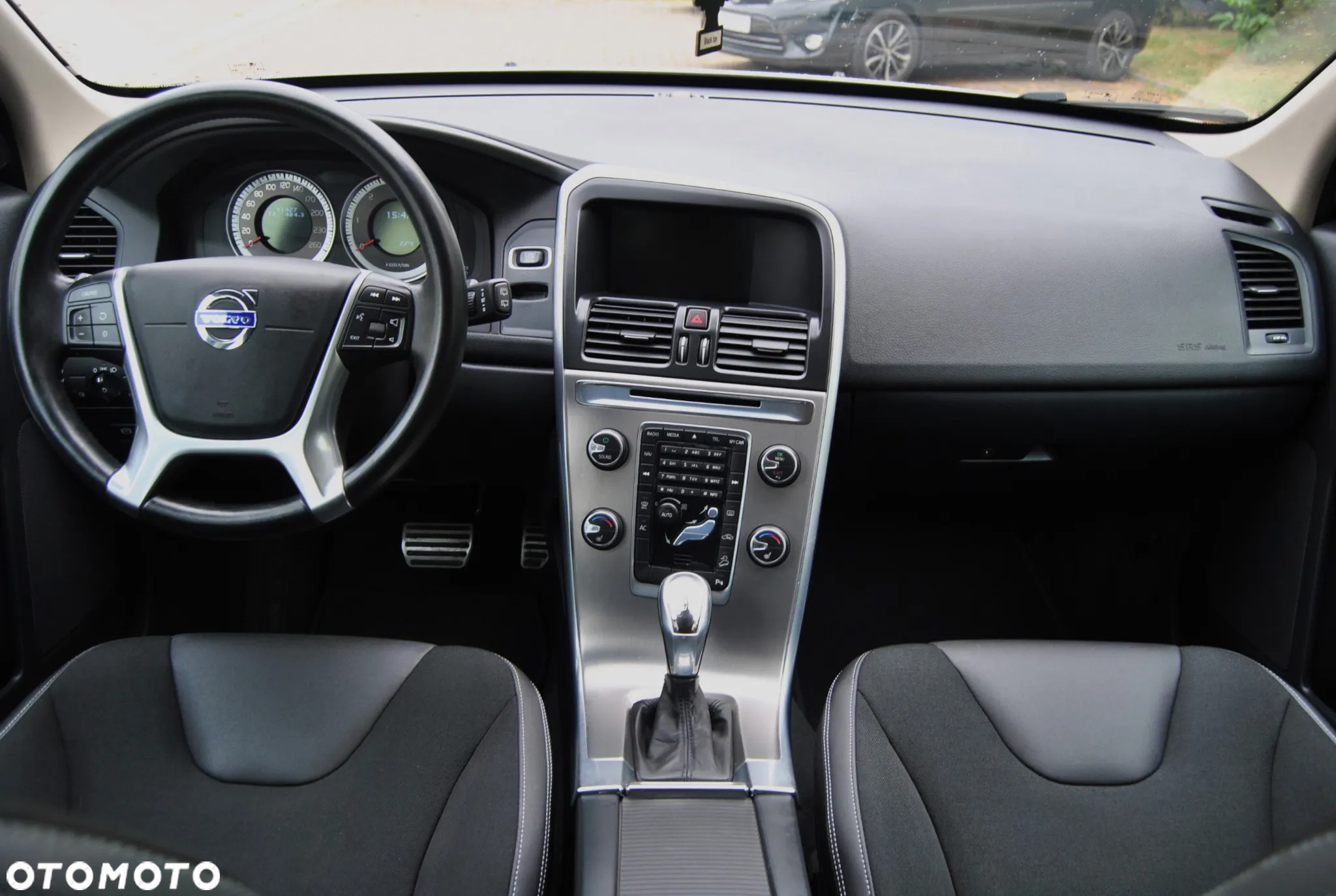 Volvo XC 60 D5 AWD Geartronic Momentum - 9