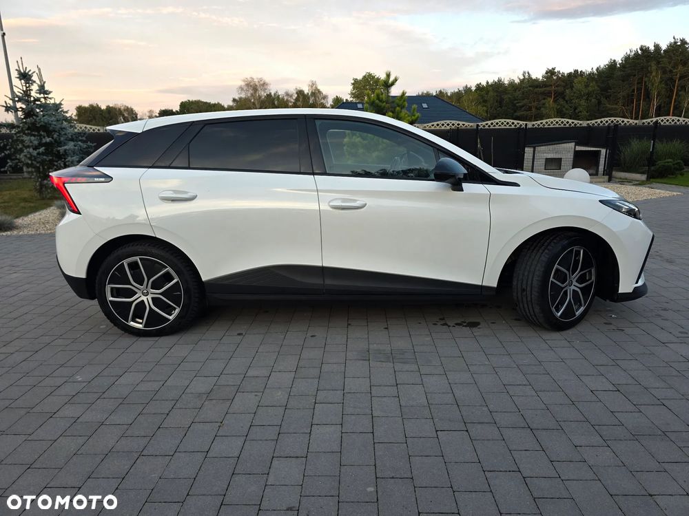 MG 4 Luxury 64 kWh - 5
