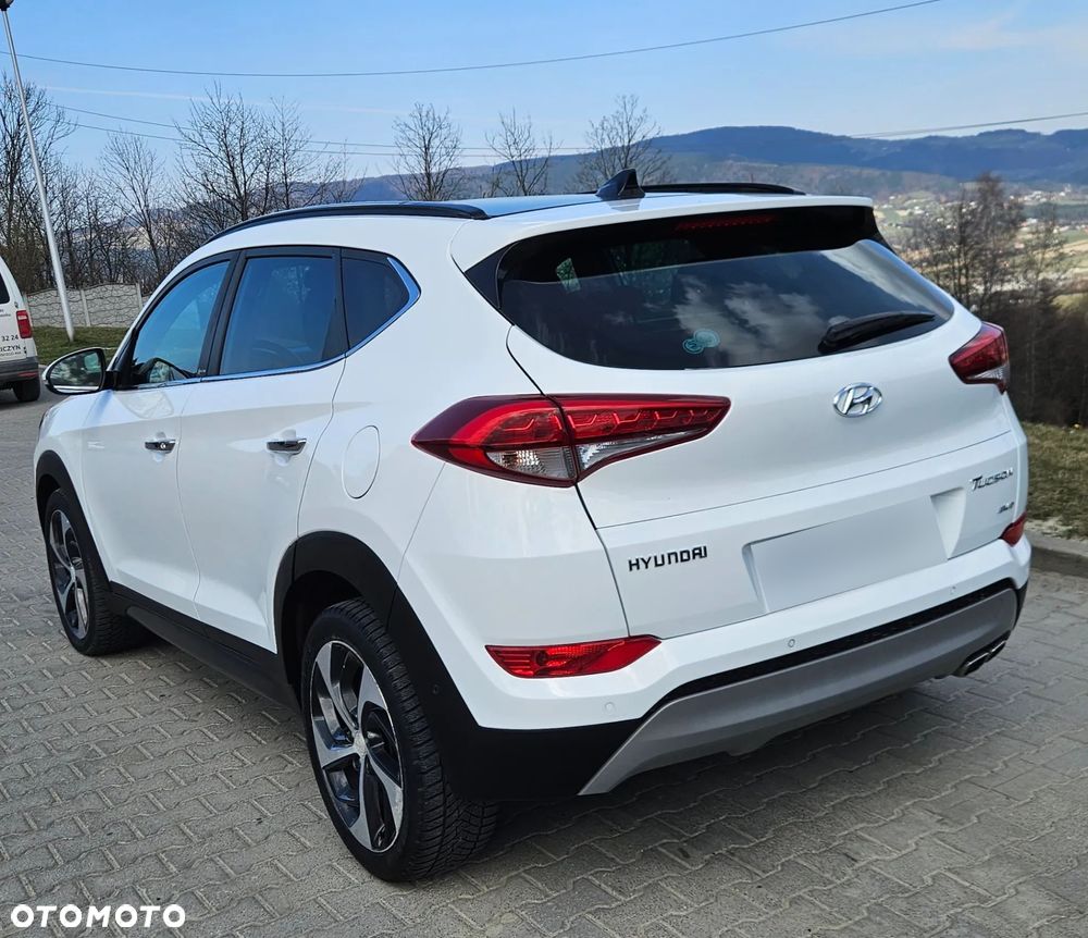 Hyundai Tucson 2.0 CRDI 4WD Automatik Premium - 4