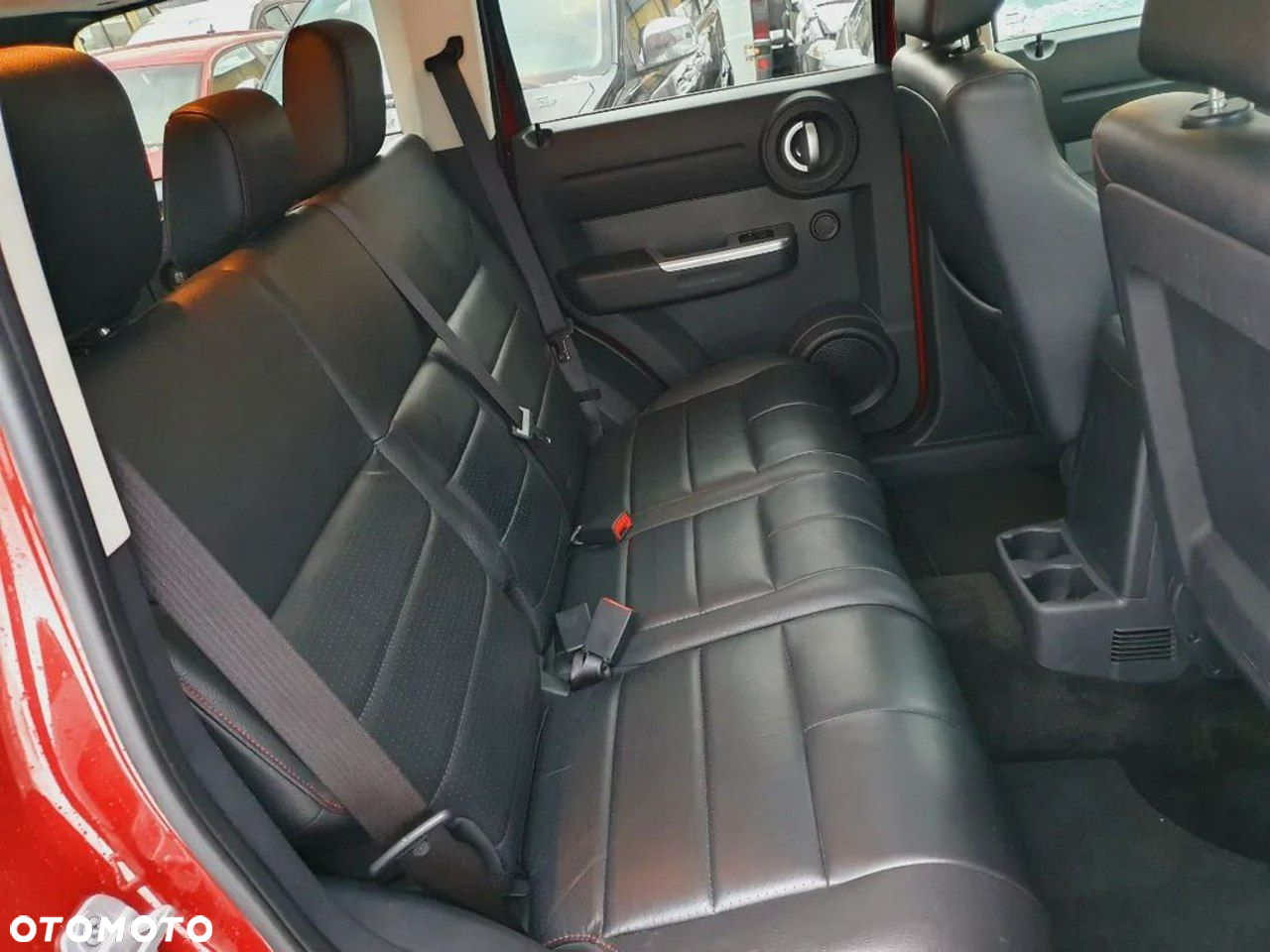 Dodge Nitro - 22