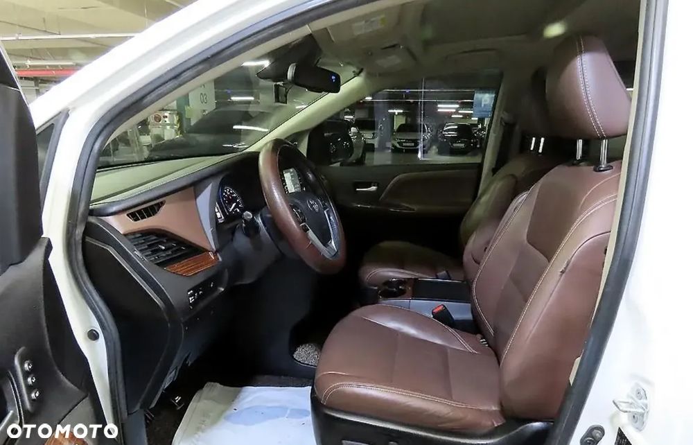 Toyota Sienna - 8