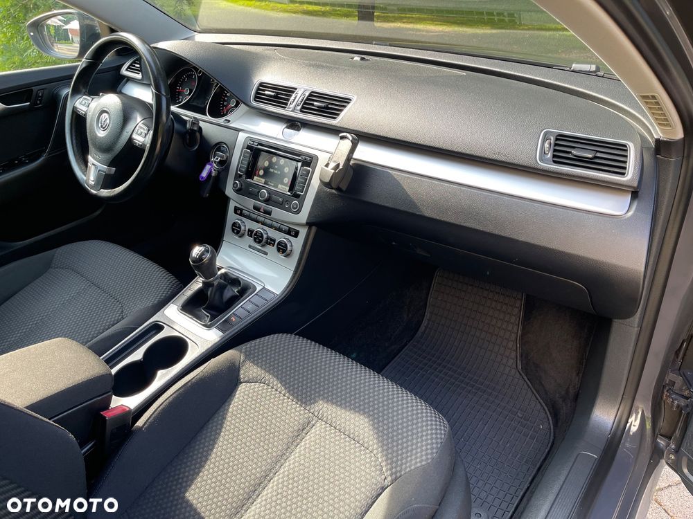 Volkswagen Passat 2.0 TDI BlueMotion Technology Comfortline - 20