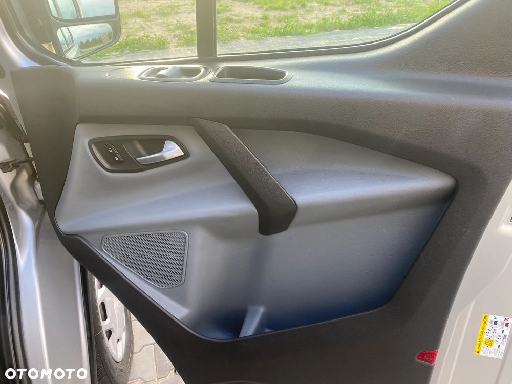 Ford TRANSIT CUSTOM - 27