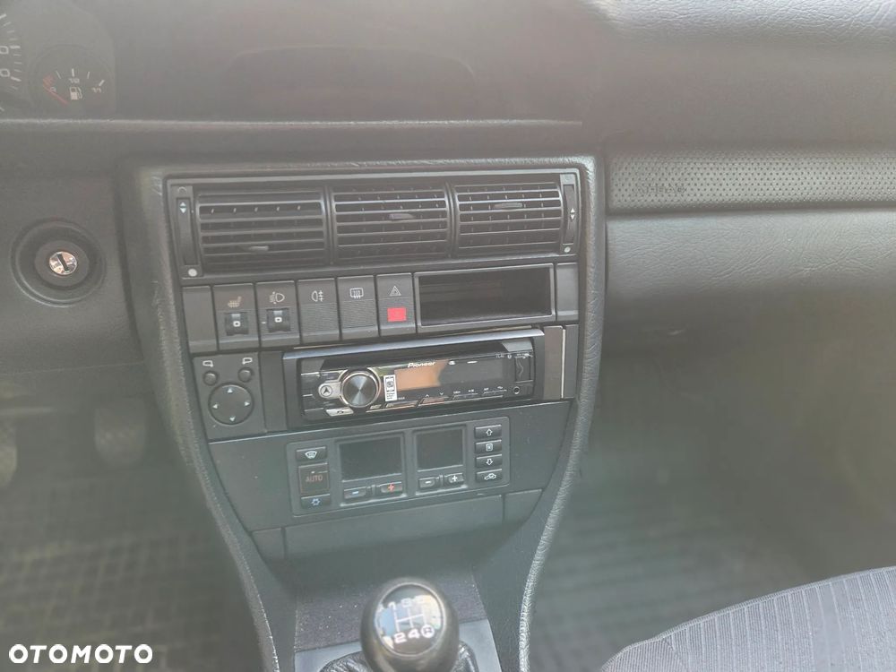 Audi A6 2.0 E - 11