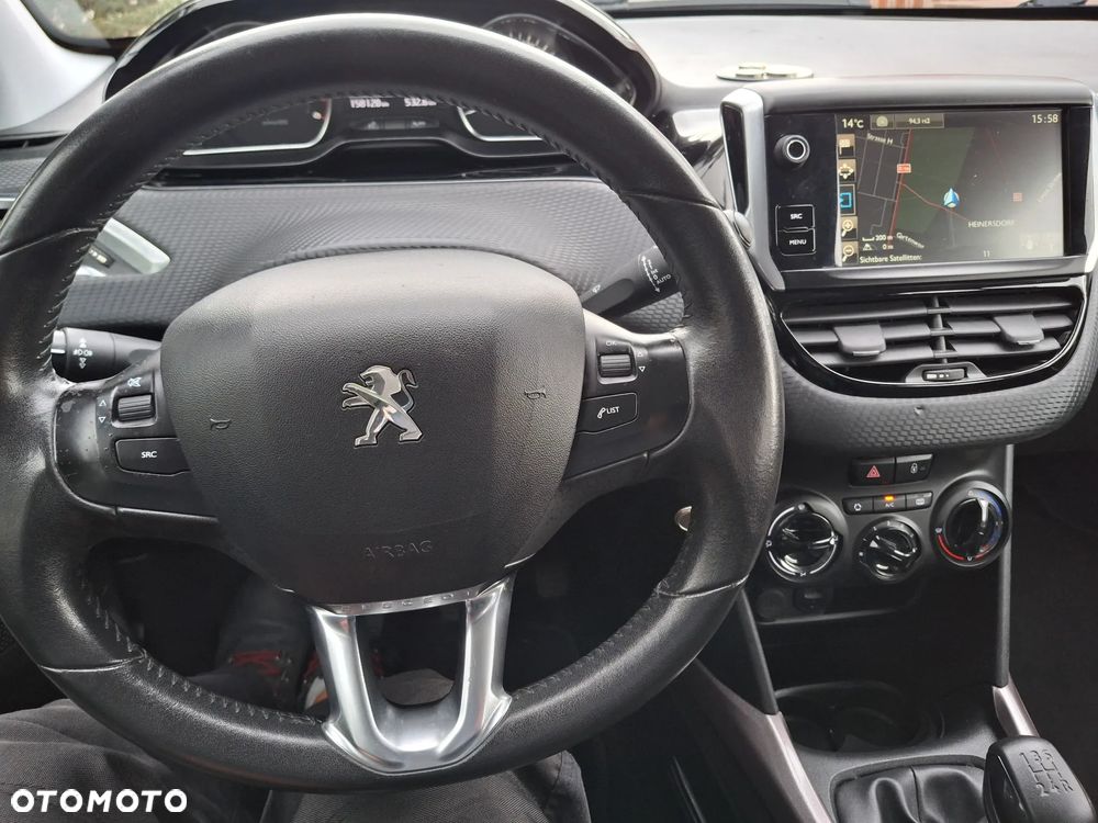 Peugeot 2008 - 12