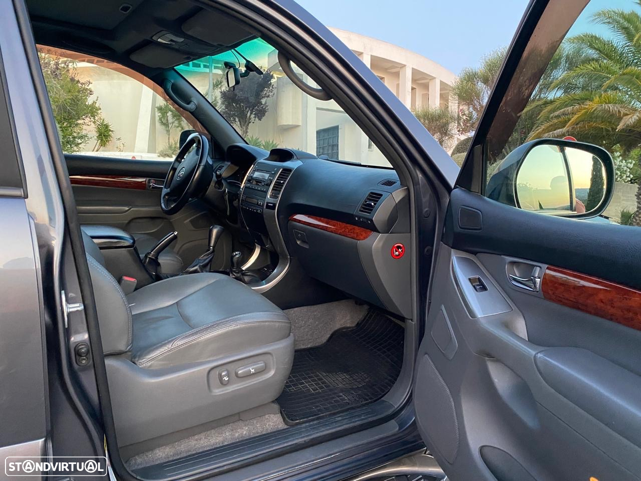 Toyota Land Cruiser Prado - 15