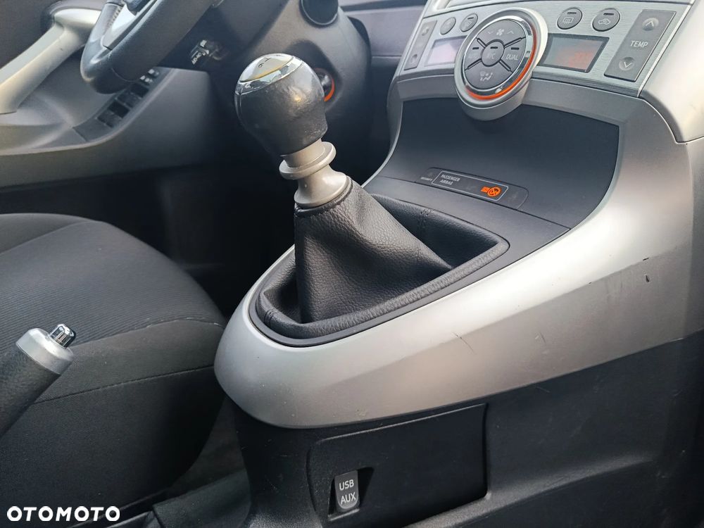 Toyota Verso 2.0 D-4D - 21