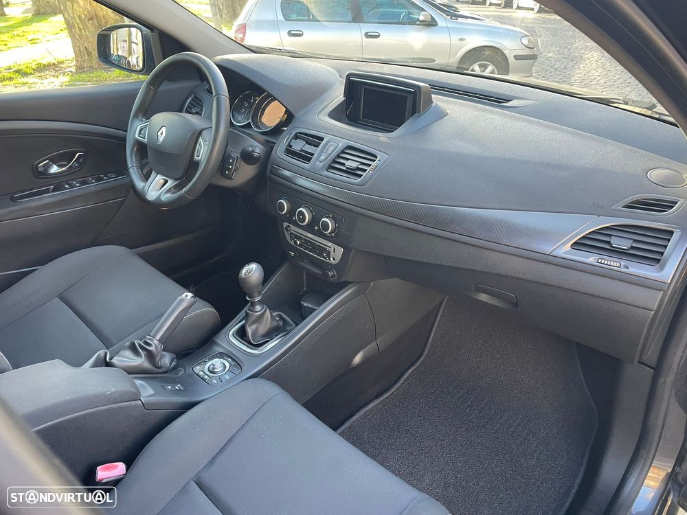 Renault Mégane 1.5 dCi Dynamique - 8