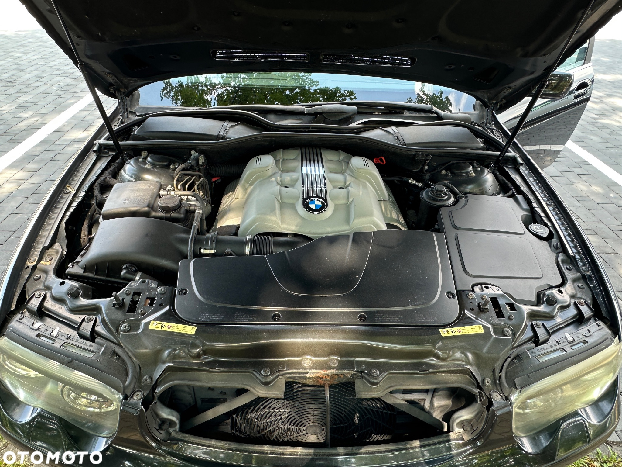 BMW Seria 7 745i - 30