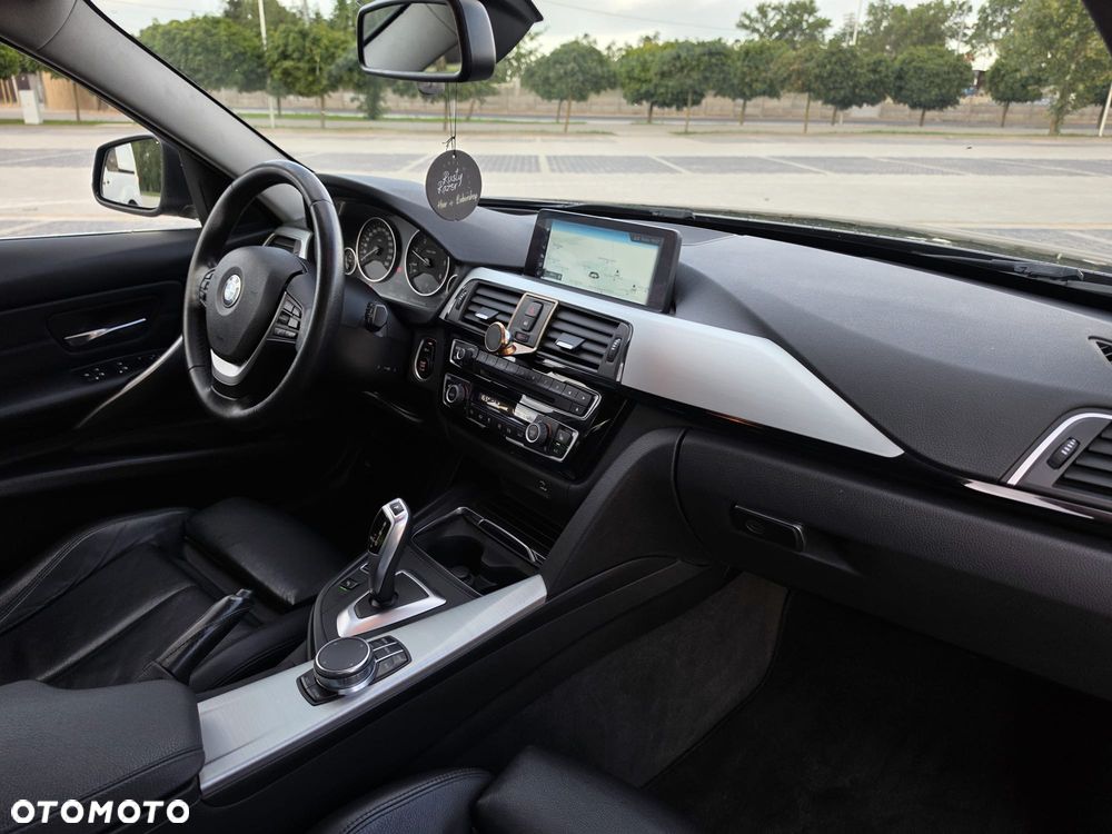 BMW Seria 3 320d Luxury Line sport - 11