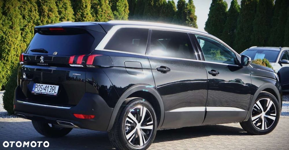Peugeot 5008 - 8