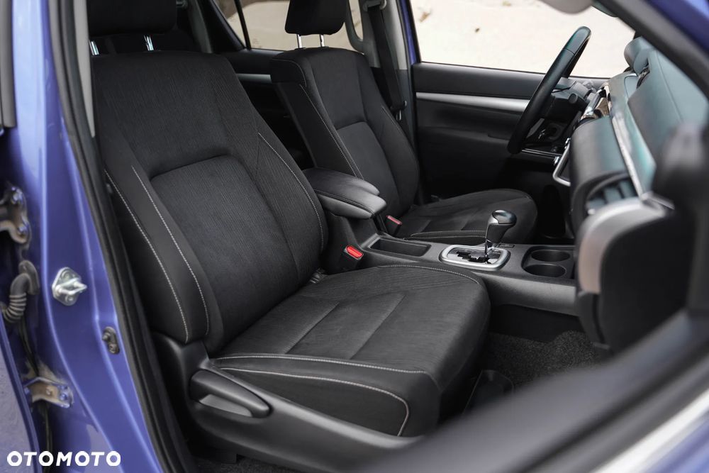 Toyota Hilux 2.8 D-4D Double Cab SR5 4x4 - 24