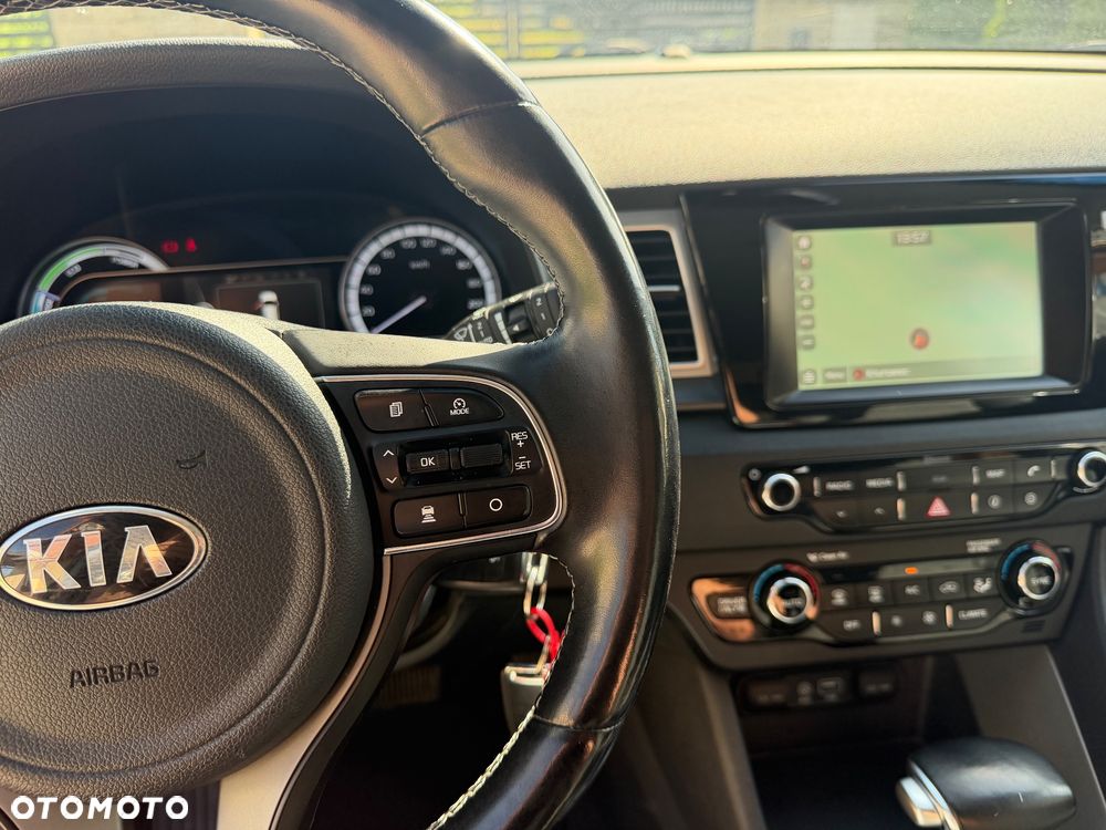Kia Niro 1.6 GDI Hybrid M - 19