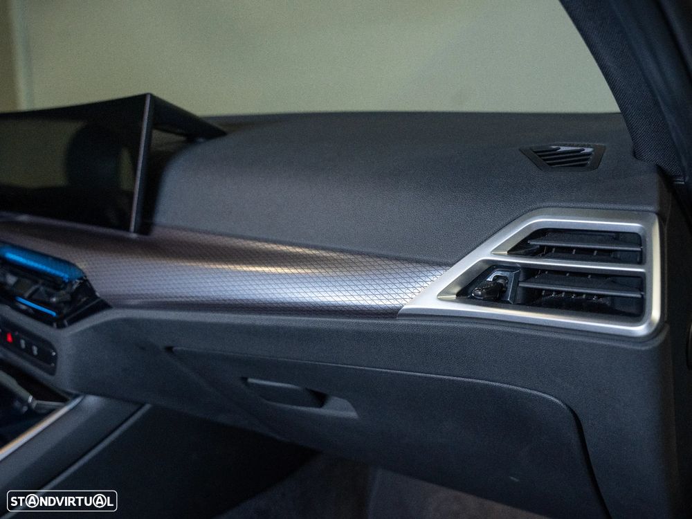 BMW 320 d Touring Pack Desportivo M Auto - 22