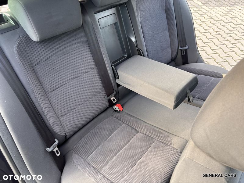 Volkswagen Golf 1.6 Comfortline - 25