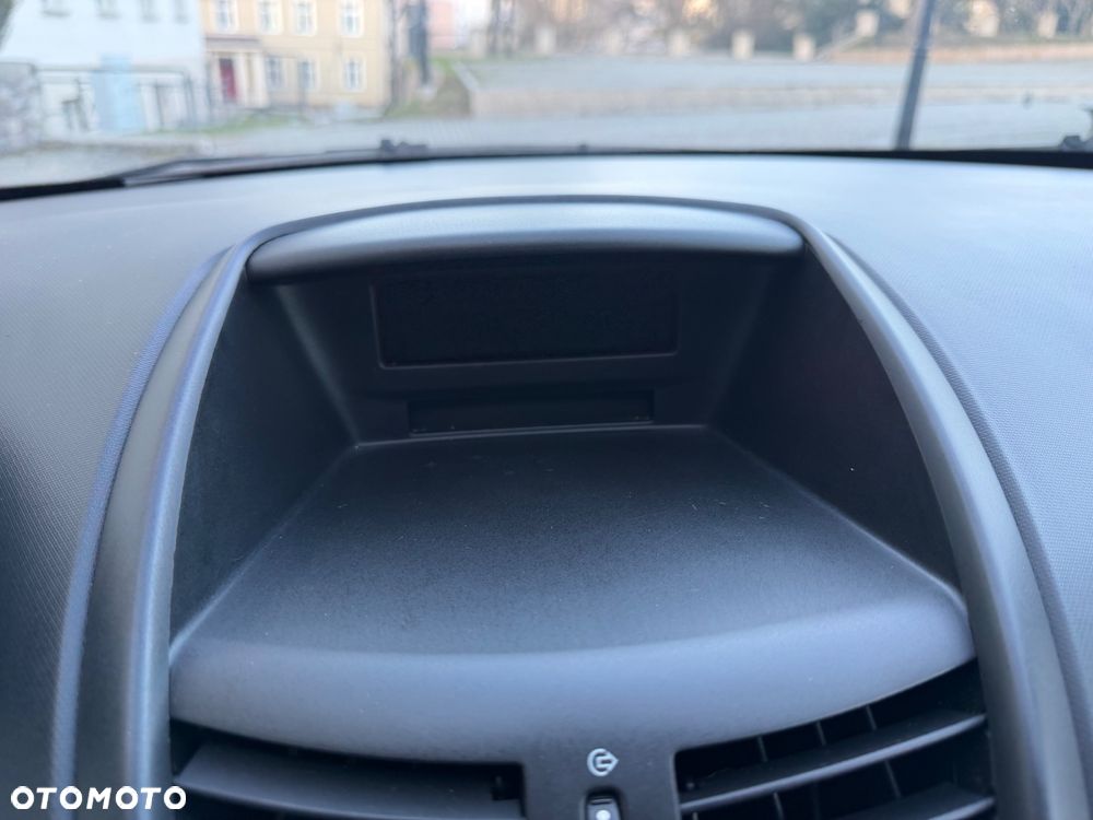 Peugeot 207 95 VTi Filou - 28