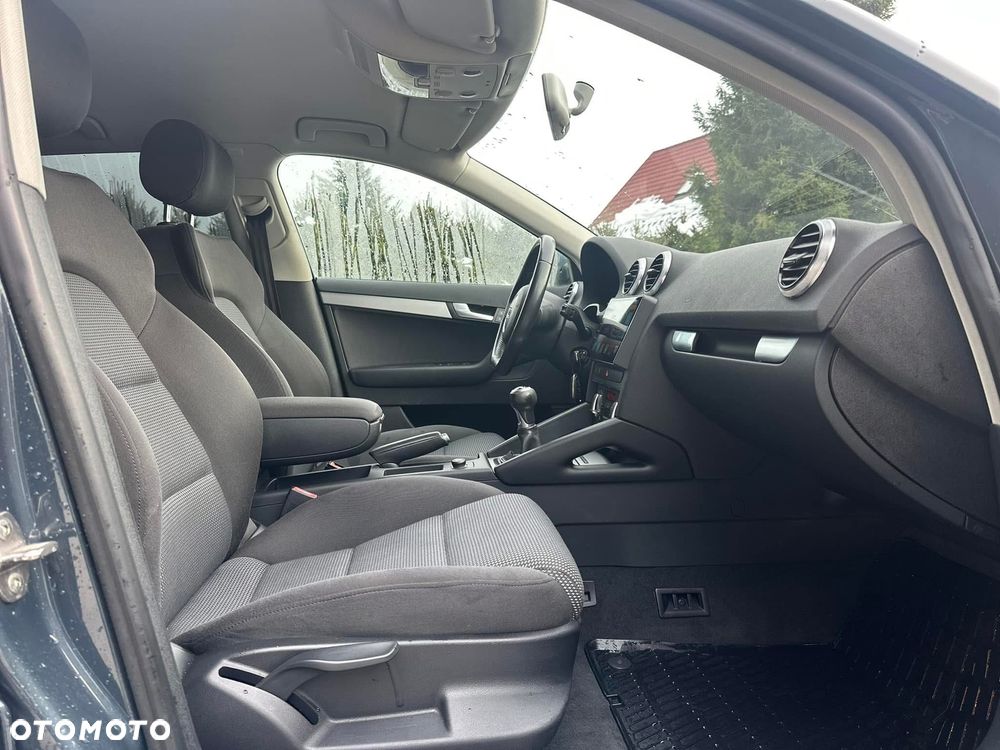 Audi A3 Sportback 2.0 TDI DPF Ambiente - 5