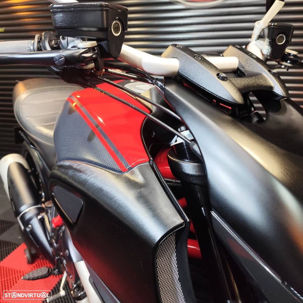 Ducati Diavel Red Carbon - 8