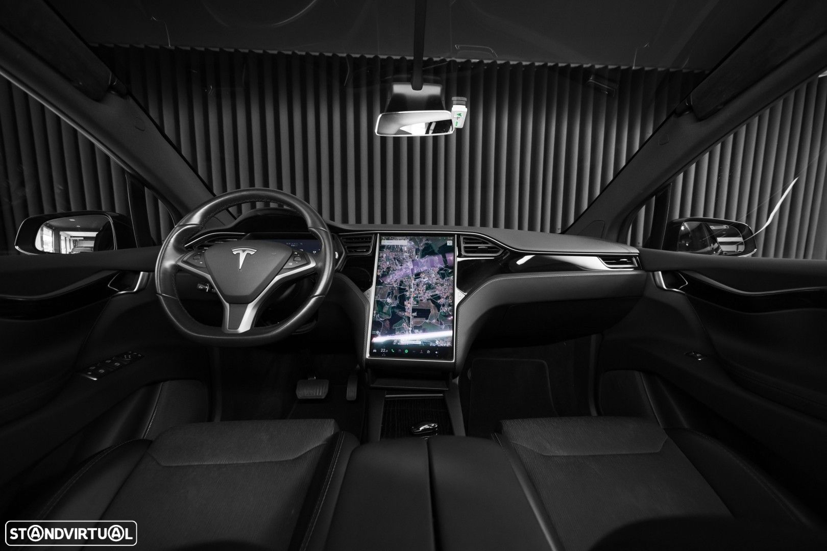 Tesla Model X 75D - 11