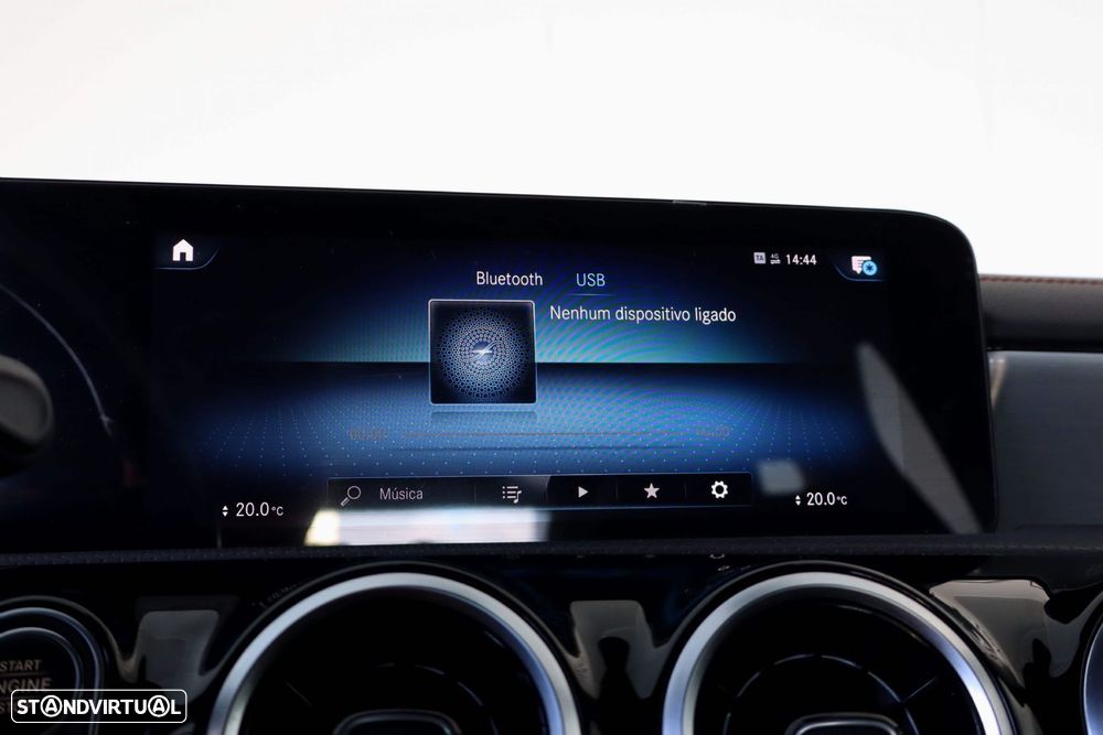 Mercedes-Benz CLA 250 e Shooting Brake AMG Line - 24