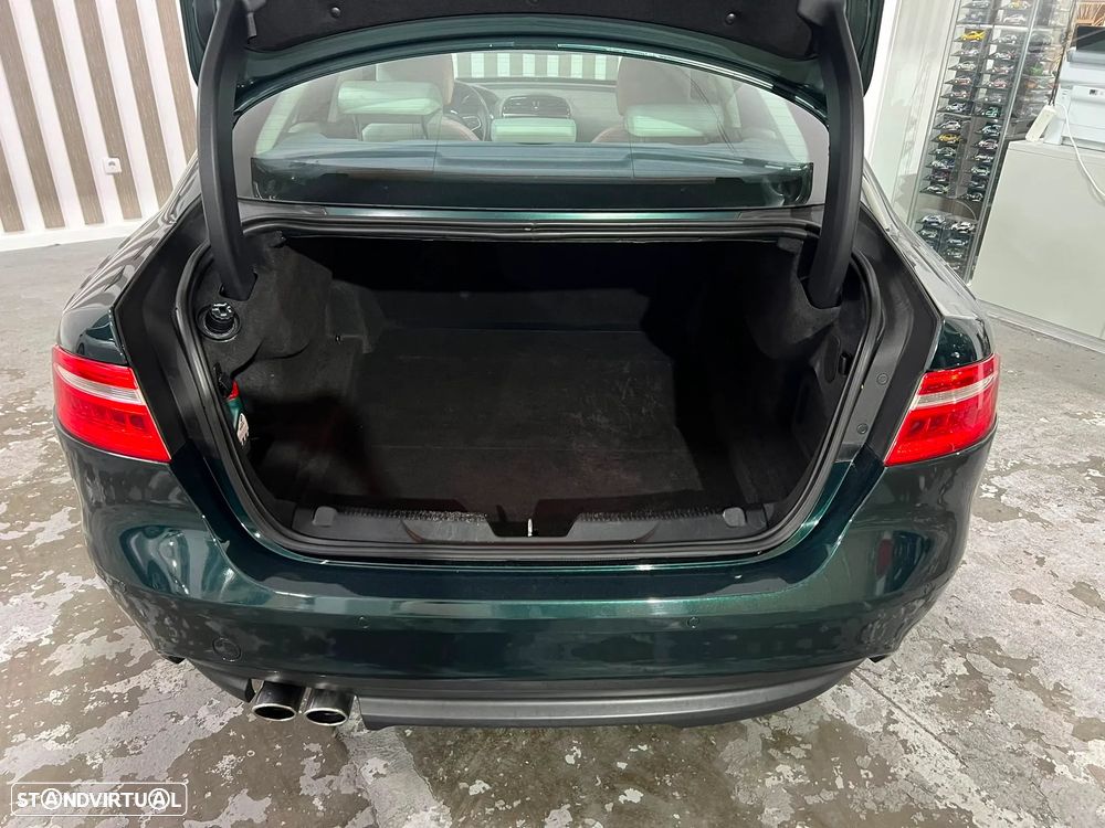 Jaguar XE 2.0 D Portfolio Aut. - 33