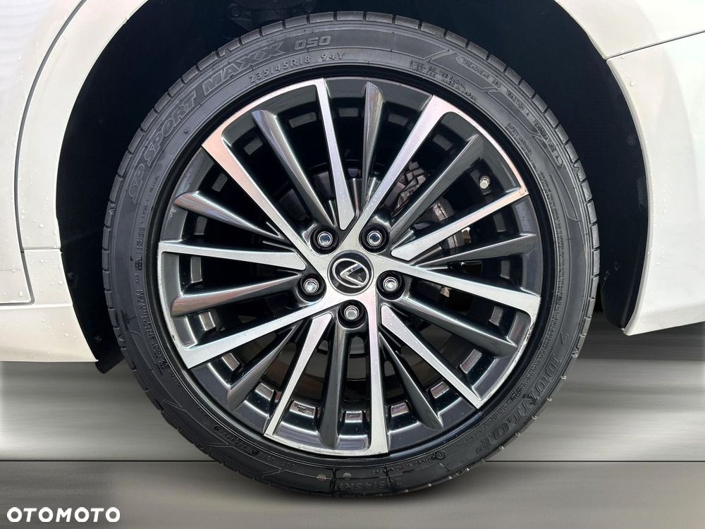 Lexus ES 300h Business Edition - 25