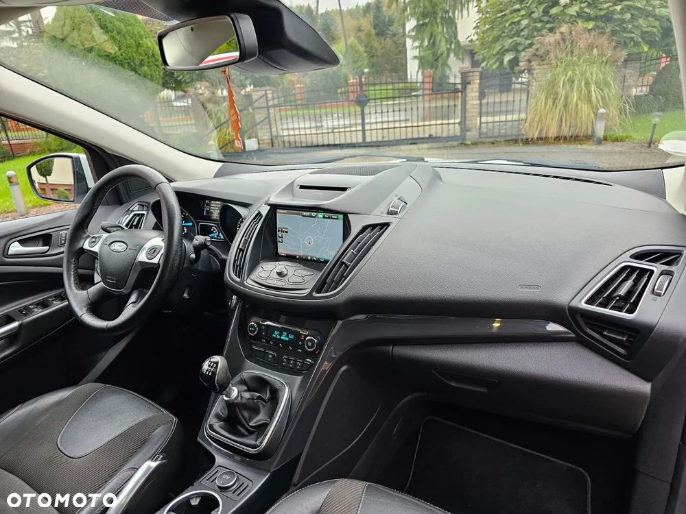 Ford Kuga 2.0 TDCi 4x4 Titanium - 34
