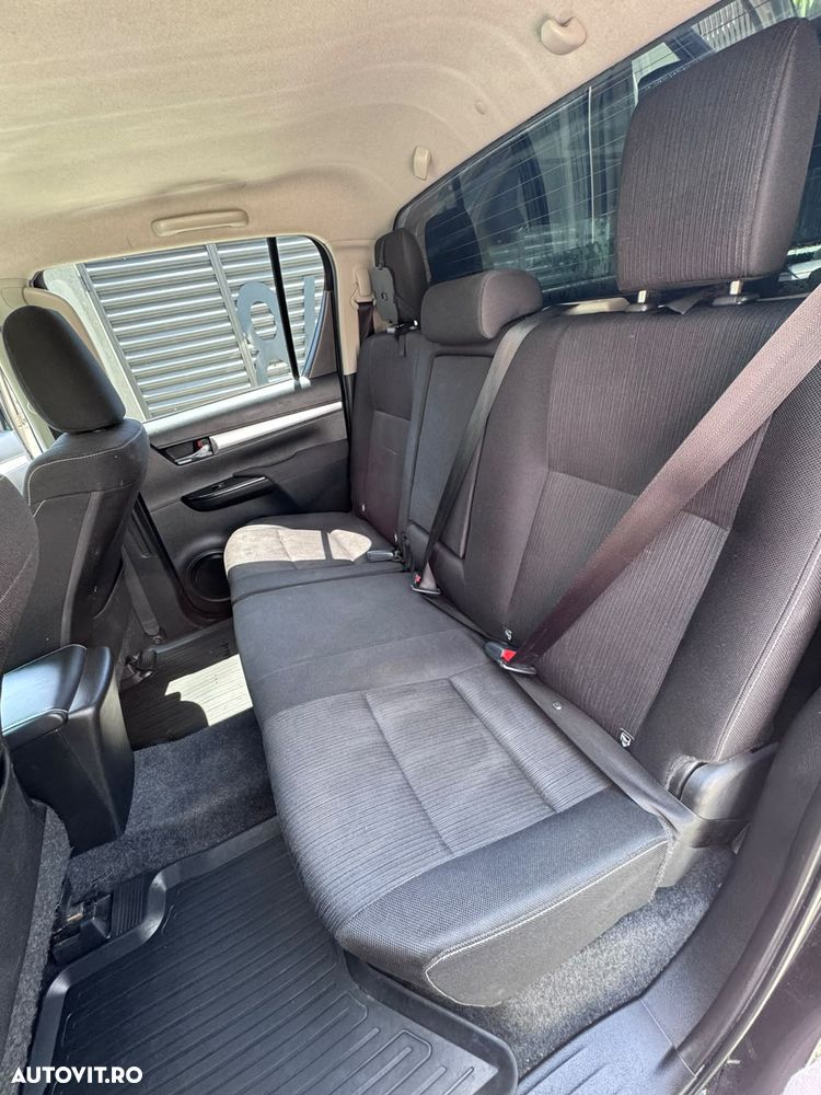 Toyota Hilux 4x4 Double Cab A/T Invincible - 13