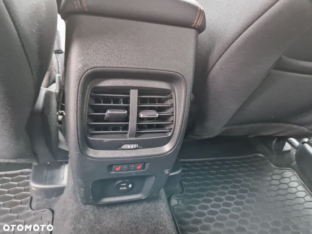 Ford Kuga 1.5 EcoBoost FWD ST-Line - 31