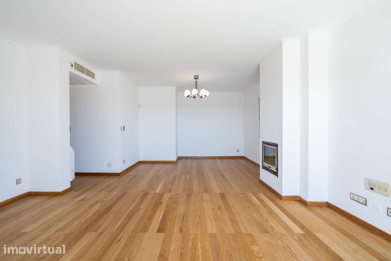 Apartamento T3 | Vista Mar Frontal | Dois Terracos | Condominio Fechad - Grande imagem: 4/43