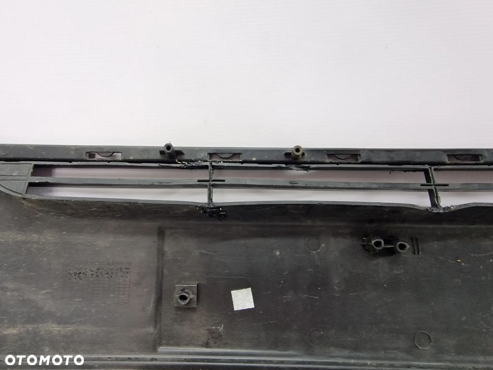 KIA PICANTO II 11- KRATKA ŚRODKOWA ZDERZAKA PRZEDNIEGO PRZÓD , NR 86569-1Y000 , NR AUKCJI KR186 - 14