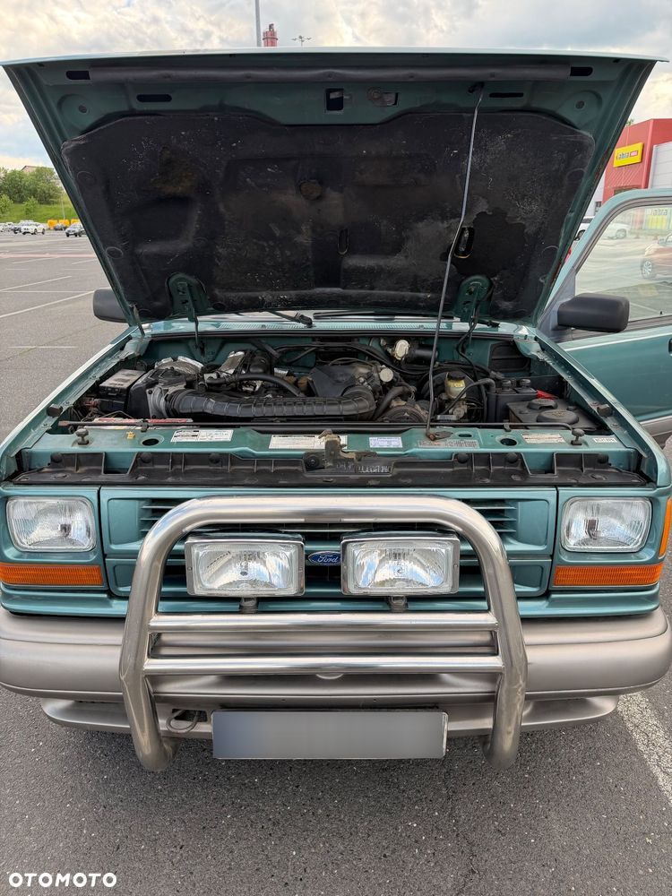 Ford Explorer Standard - 27