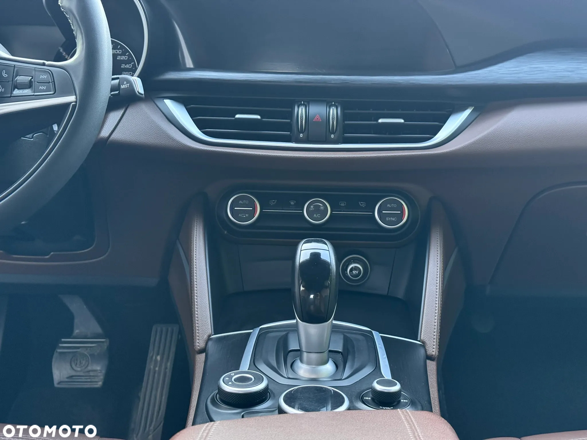 Alfa Romeo Stelvio - 25